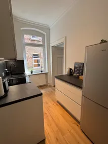 Central & stylish apartment - Image 5