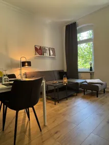 Central & stylish apartment - Image 3