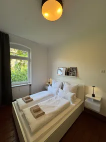 Central & stylish apartment - Image 4