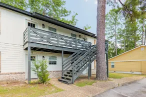 Stylish 2BR/1BA G8 Near VSU, Hospital & Mall Area - Image 3