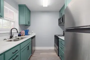 Stylish 2BR/1BA G8 Near VSU, Hospital & Mall Area - Image 5