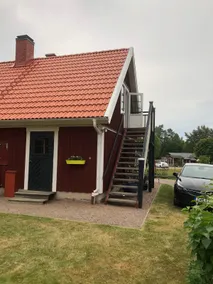 Upstairs garage house - Image 2
