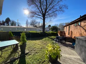 Sunset Lodge - Image 5