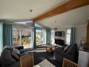 Sunset Lodge - Image 2