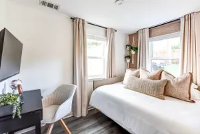Luxe 3BR & Parking with Outdoor Oasis | 6min to DC - Image 3