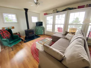 Crescent Cove Cottage - Image 4