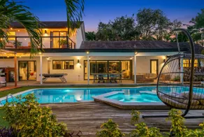 Spacious 7BR Villa | Heated Pool, Hot Tub & Games - Image 3