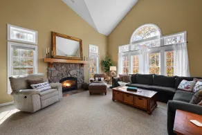 Mountainside Condo w/ Private Ski Trail Access - Image 5