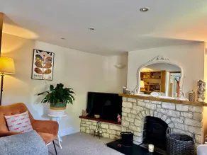 Romantic Cottage Retreat - Image 5