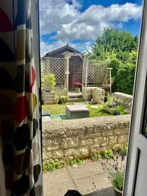 Romantic Cottage Retreat - Image 2