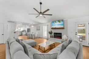 Salt Water POOL, GAME room, KING BED &PET friendly - Image 2