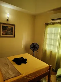 DJ's 3 bedrooms Guest House - Image 5