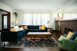 Vintage Stay Near DT CLE w/ King, Tub, 500 Mbps - Image 3