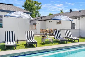 Fun Haus • MovieRoom • Games • HotTub • Solar-Pool - Image 5