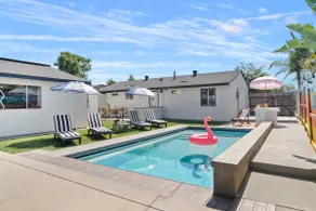 Fun Haus • MovieRoom • Games • HotTub • Solar-Pool - Image 3