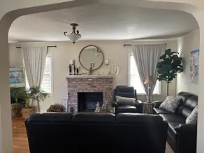 Beautiful, Spacious Centrally Located Home - Image 2