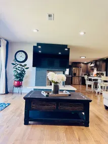 Luxurious Mountain View Home! - Image 2