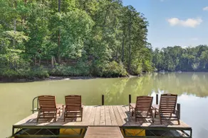 Lakefront Dock Hot tub Firepit Dog Friendly - Image 3