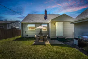 Modern & Stylish | Cozy 3BR Home w/ hot tub - Image 5