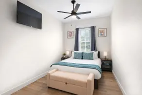 Modern Suite • Offst Parking • Laundry • WiFi - Image 2
