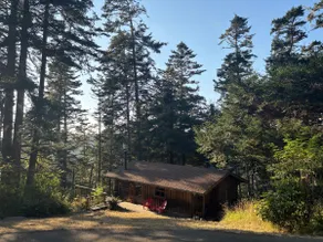 In the heart of Fort Bragg close to beaches - Image 4