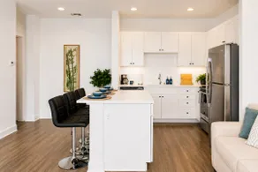Lake View 1BR · Pool + Gym · 30 Min to Disney - Image 4