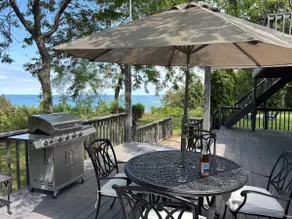 Lakefront Getaway with Sunset Views - Image 2