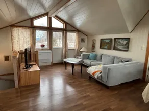 Cozy 3-bedroom single-family home – furnished - Image 2