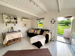 Dreamy rural accommodation in scenic Sköldinge - Image 2