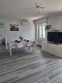 Aurora Lake Apartment - Image 3