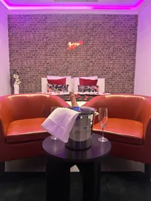 Romantic escape loveroom spa near Luxembourg - Image 4