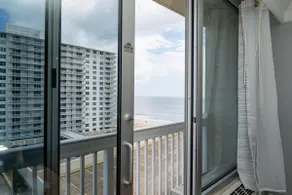 8th-Floor Beachfront Beauty - Image 4