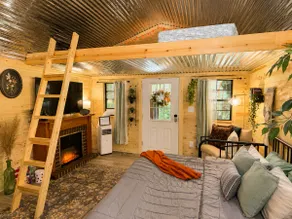 Creekwood Cottage ~ Private Hideaway - Image 2