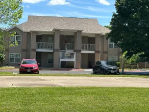 Cozy Condo - Lake Frontage, Walk-in - Image 4