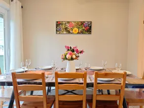Cozy 4BR House/15 min to DT/Dix30/Parking/AC - Image 4