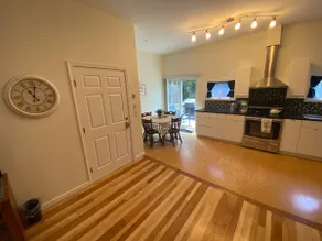 Lincoln Lodge Apartment - Image 2