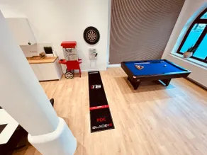 Riesiges City Loft - Billiard, Dart und 85 Zoll TV - Image 2