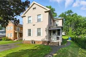 Modern 1BR Near Wesleyan & Main Street - Image 3