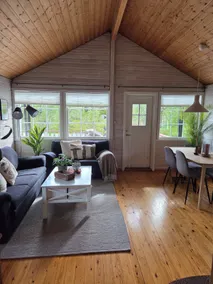Cottage with idyllic location - Image 3