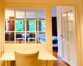 2-room flat in Geneva Old Town - Image 4