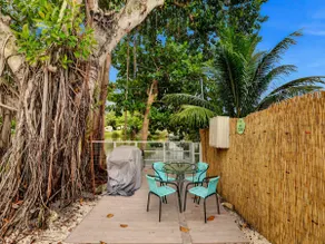West Park 4BR Lake Retreat with Pool, Sleeps 10 - Image 2