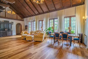 Spacious villa with a large garden for 24 people - Image 3
