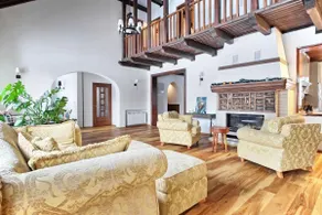 Spacious villa with a large garden for 24 people - Image 2