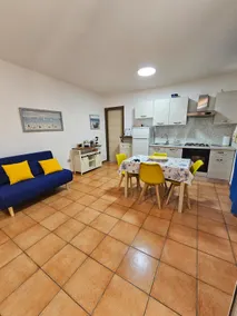 Independent studio apartment by the sea - Image 3