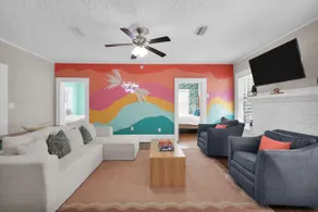 Colorful Murray Hill Pool House - Image 2