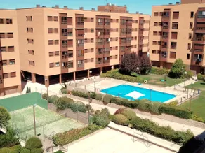 Airport & IFEMA Apt · Pool, Gym & Parking WiFi AC - Image 5