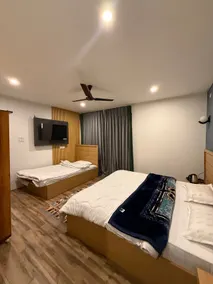 Bed in srinagar city - Image 2