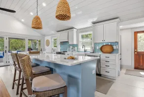 Cape Cod Retreat – Walk to Beach & Downtown - Image 4