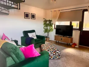 A Cosy Home From Home - Image 2