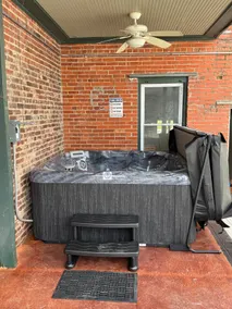 Historic Downtown Retreat - Image 3